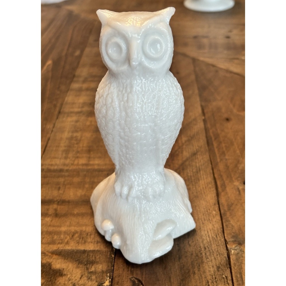 Westmoreland Milk Ceramic Glass Owl Figurine Glossy 6 Inch